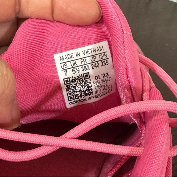Adidas Ozweego women’s Pink Sneakers Size 7 EUC - Picture 7 of 16